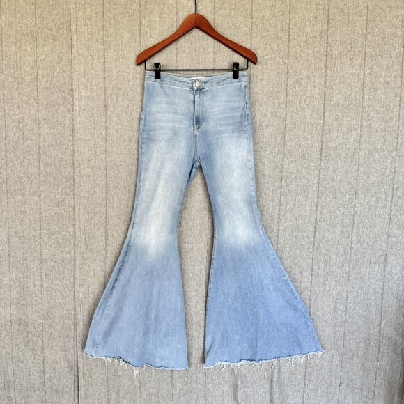 Free People We The Free Just Float On Flare Jeans In Light Blue Wash Size 28 - Picture 1 of 17